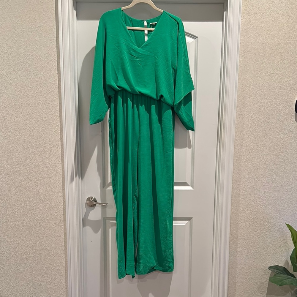 JODIFL Green Batwing Sleeve V-Neck jumpsuit